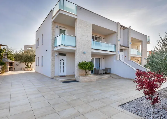 Holiday home Ricardo By Interhome *